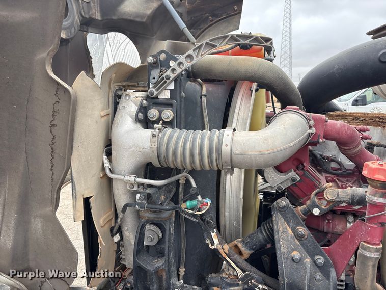 image for item FC2221 2013 Mack GU water truck