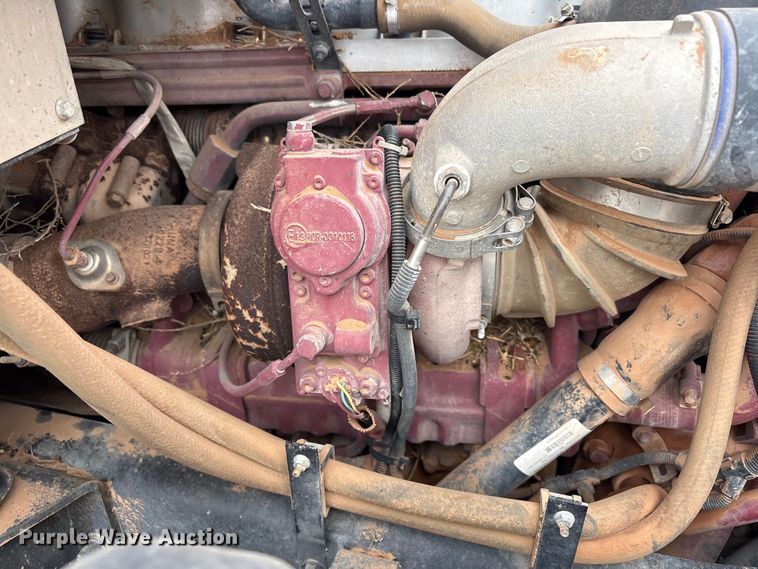 image for item FC2221 2013 Mack GU water truck