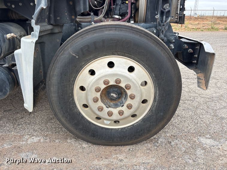image for item FC2222 2012 Mack GU dump truck