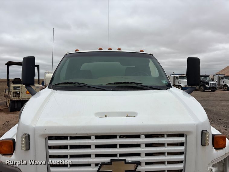 image for item FC2225 2003 Chevrolet C8500 water truck