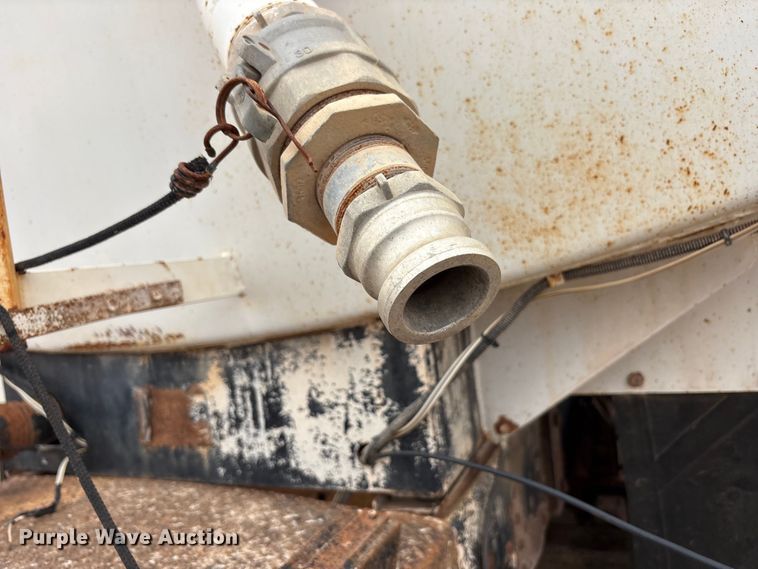 image for item FC2225 2003 Chevrolet C8500 water truck