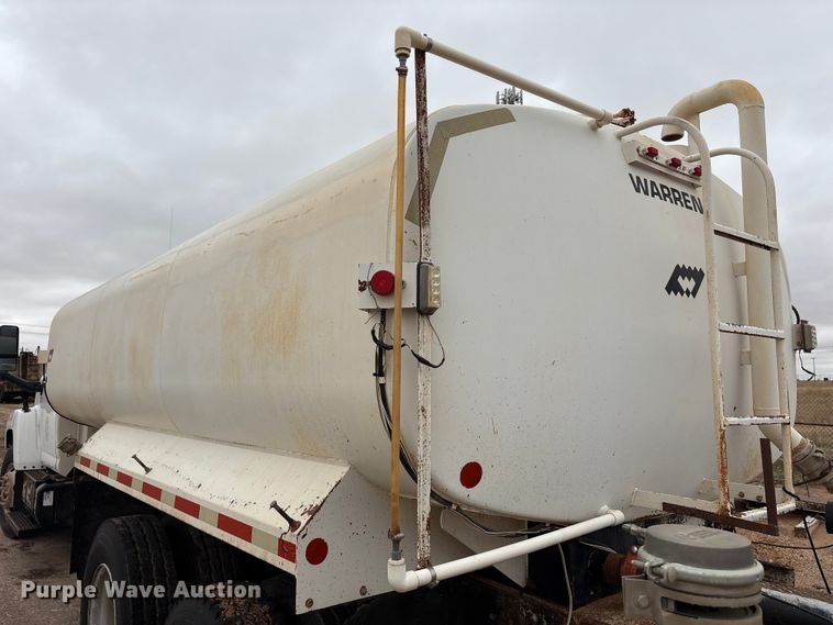 image for item FC2225 2003 Chevrolet C8500 water truck