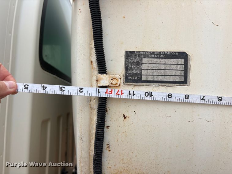 image for item FC2225 2003 Chevrolet C8500 water truck