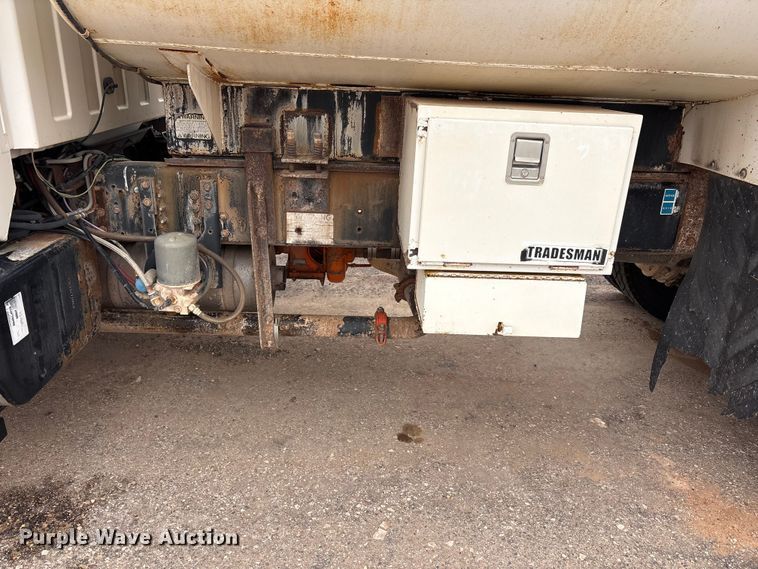 image for item FC2225 2003 Chevrolet C8500 water truck