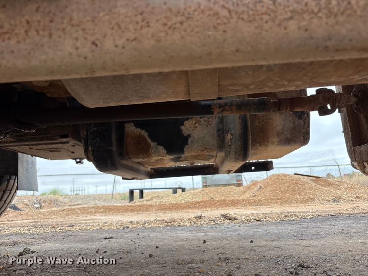 image for item FC2225 2003 Chevrolet C8500 water truck