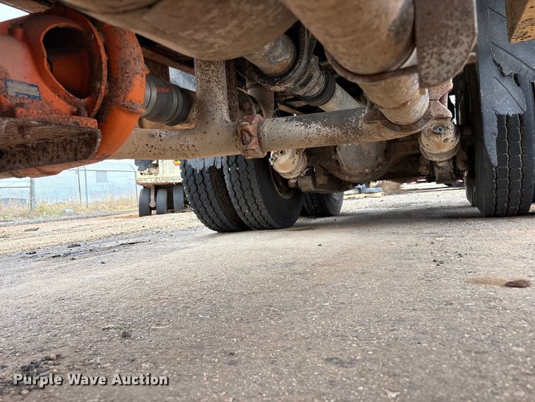 image for item FC2225 2003 Chevrolet C8500 water truck