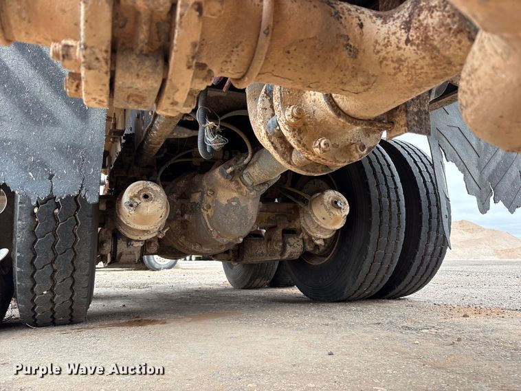 image for item FC2225 2003 Chevrolet C8500 water truck