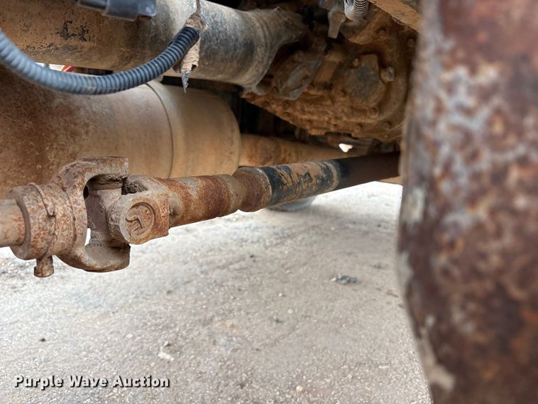image for item FC2225 2003 Chevrolet C8500 water truck