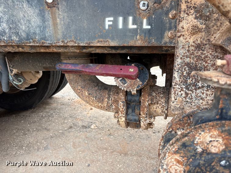 image for item FC2225 2003 Chevrolet C8500 water truck