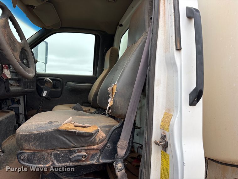 image for item FC2225 2003 Chevrolet C8500 water truck