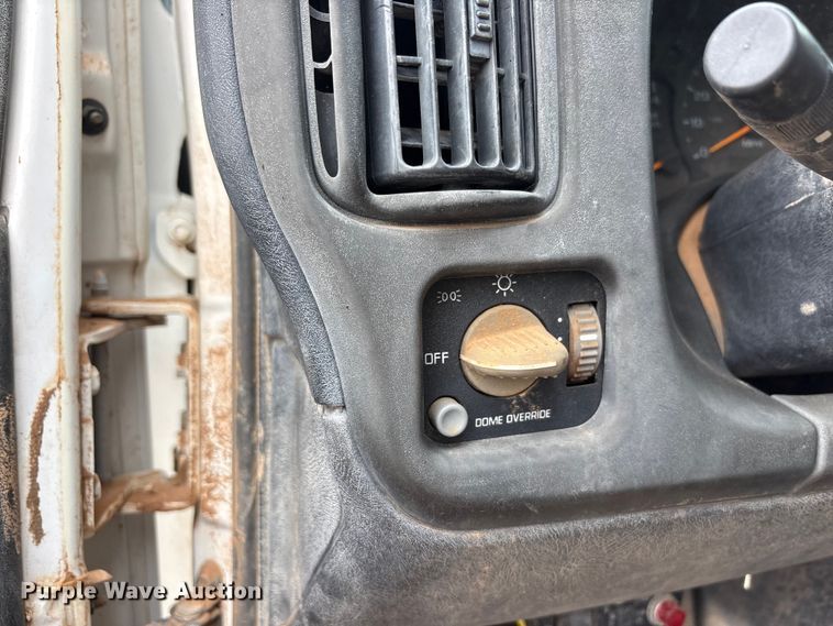 image for item FC2225 2003 Chevrolet C8500 water truck