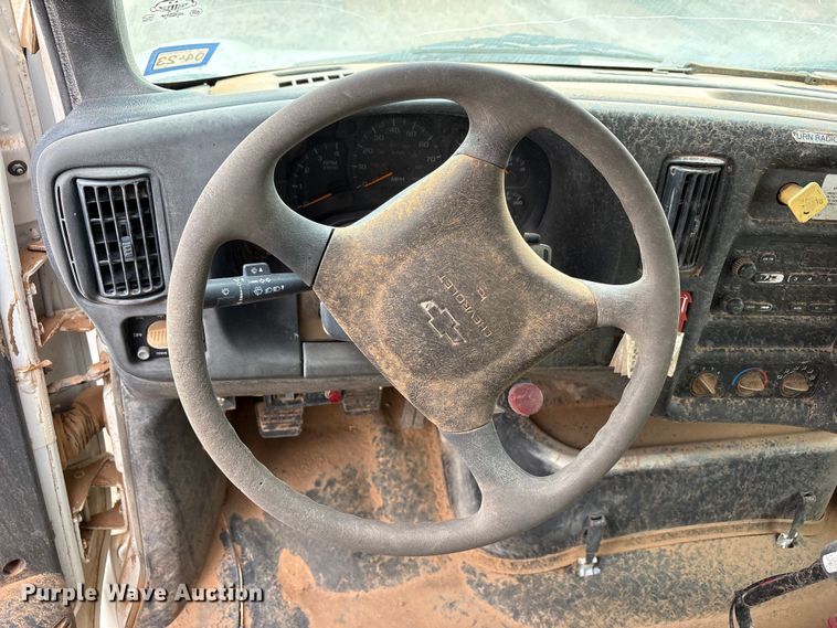 image for item FC2225 2003 Chevrolet C8500 water truck