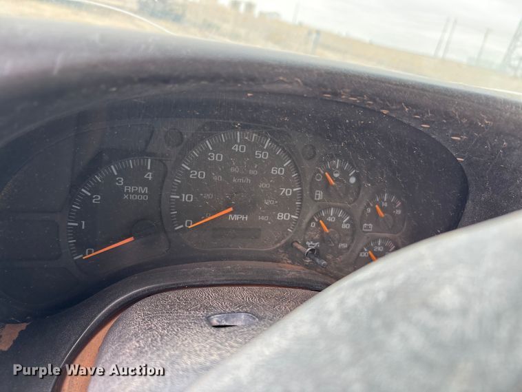 image for item FC2225 2003 Chevrolet C8500 water truck