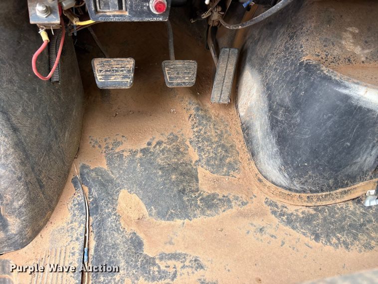 image for item FC2225 2003 Chevrolet C8500 water truck