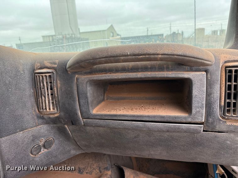 image for item FC2225 2003 Chevrolet C8500 water truck