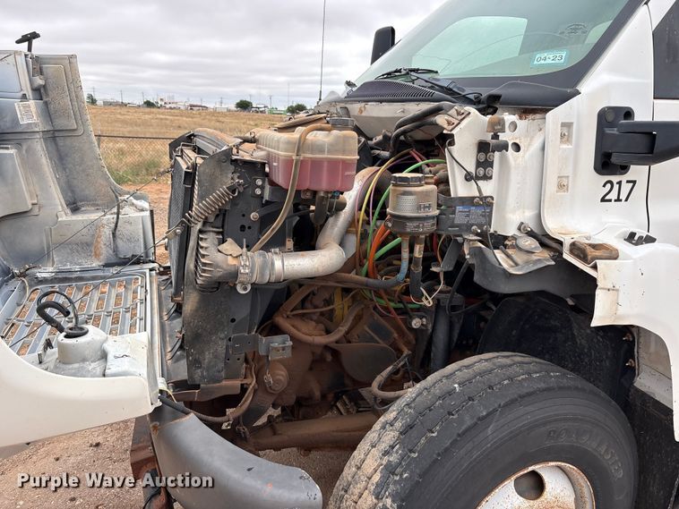 image for item FC2225 2003 Chevrolet C8500 water truck
