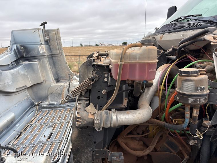 image for item FC2225 2003 Chevrolet C8500 water truck