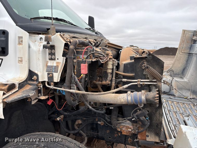 image for item FC2225 2003 Chevrolet C8500 water truck