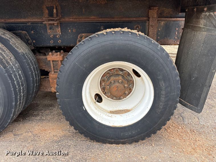 image for item FC2225 2003 Chevrolet C8500 water truck