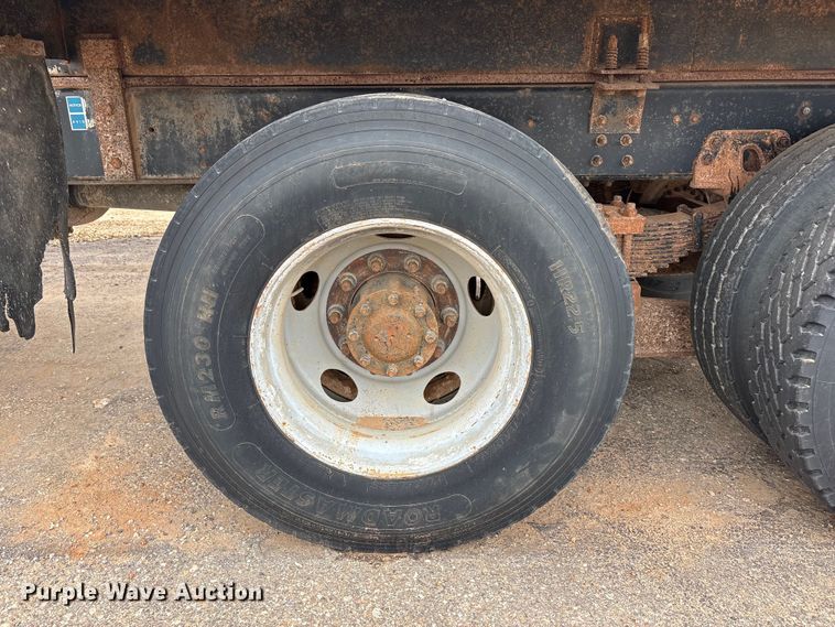 image for item FC2225 2003 Chevrolet C8500 water truck