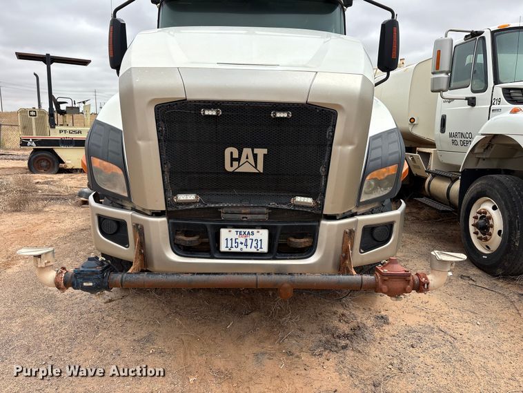 image for item FC2227 2014 International CT660S water truck