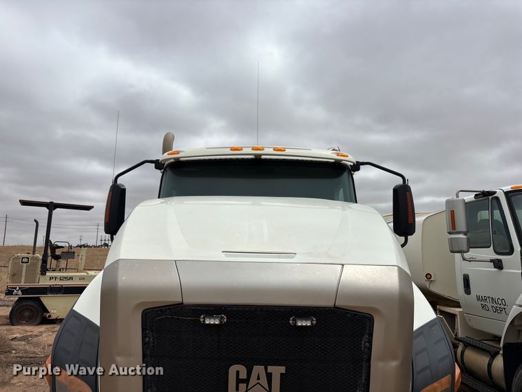 image for item FC2227 2014 International CT660S water truck
