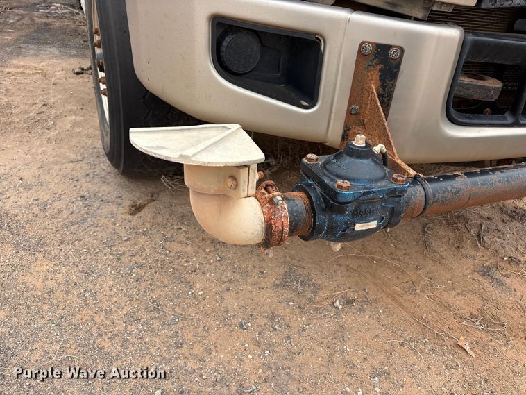 image for item FC2227 2014 International CT660S water truck
