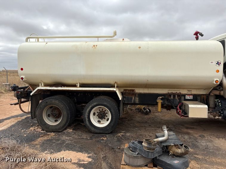 image for item FC2227 2014 International CT660S water truck