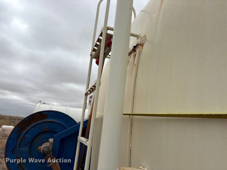 image for item FC2227 2014 International CT660S water truck