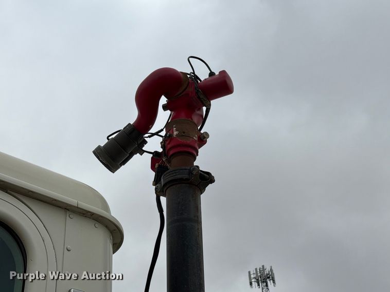 image for item FC2227 2014 International CT660S water truck