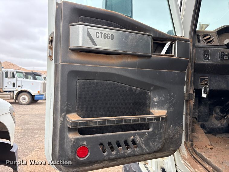 image for item FC2227 2014 International CT660S water truck
