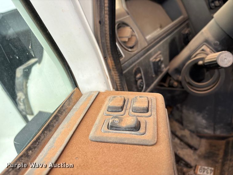 image for item FC2227 2014 International CT660S water truck