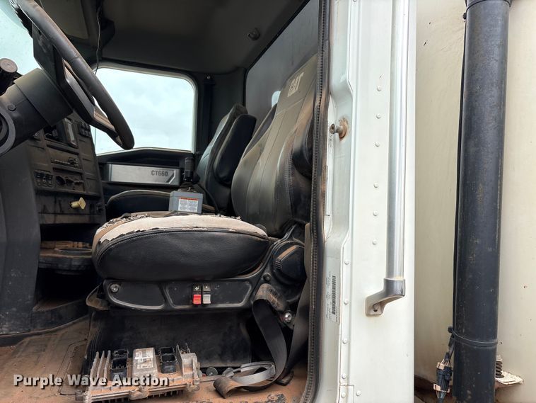 image for item FC2227 2014 International CT660S water truck