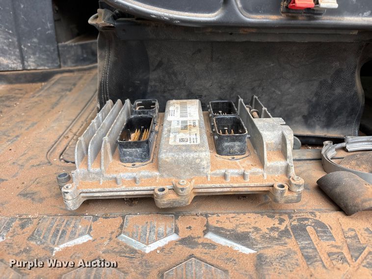 image for item FC2227 2014 International CT660S water truck
