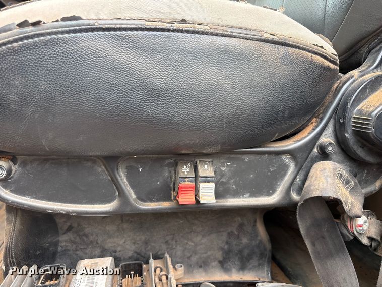 image for item FC2227 2014 International CT660S water truck