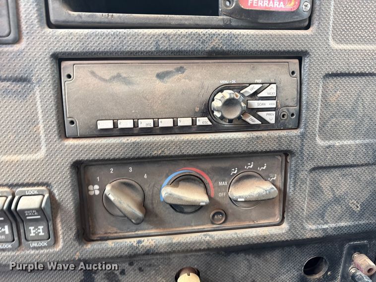image for item FC2227 2014 International CT660S water truck