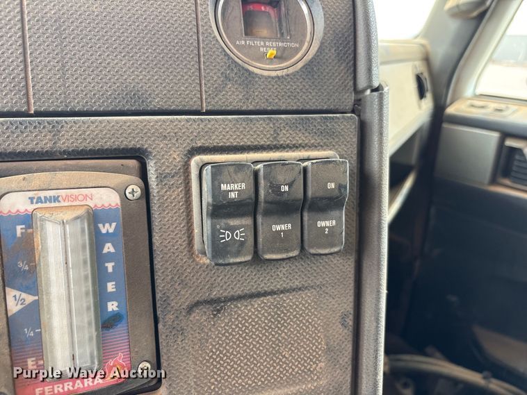 image for item FC2227 2014 International CT660S water truck