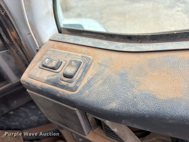 image for item FC2227 2014 International CT660S water truck
