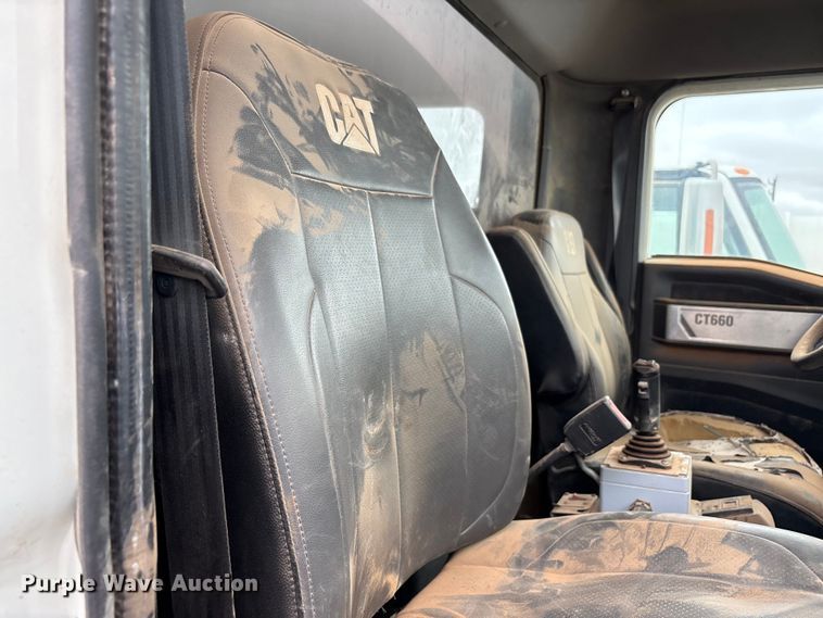 image for item FC2227 2014 International CT660S water truck