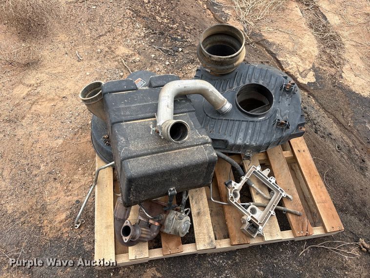 image for item FC2227 2014 International CT660S water truck