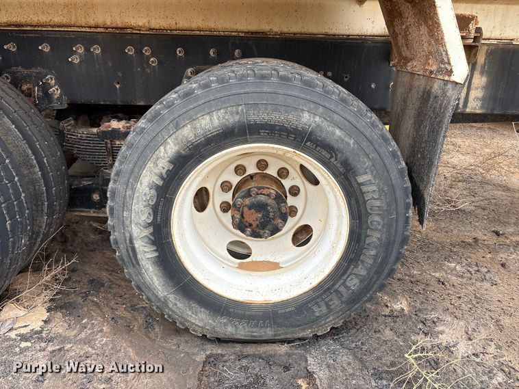 image for item FC2227 2014 International CT660S water truck