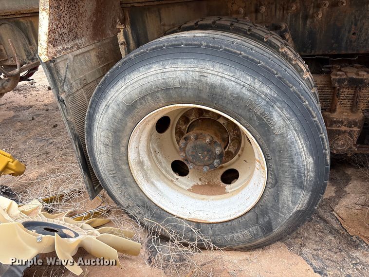 image for item FC2227 2014 International CT660S water truck