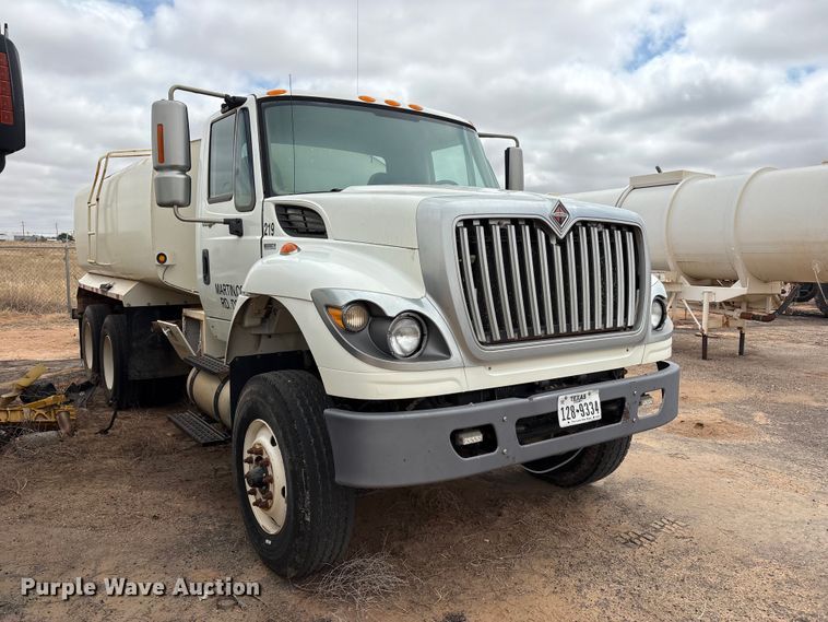 image for item FC2228 2011 International WorkStar 7400 water truck