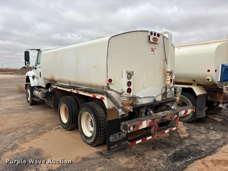 image for item FC2228 2011 International WorkStar 7400 water truck