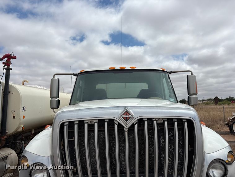 image for item FC2228 2011 International WorkStar 7400 water truck