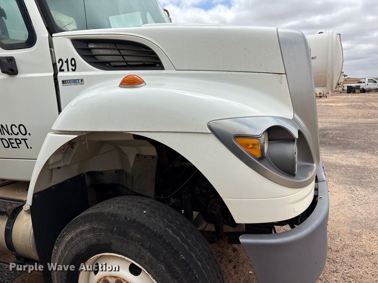 image for item FC2228 2011 International WorkStar 7400 water truck