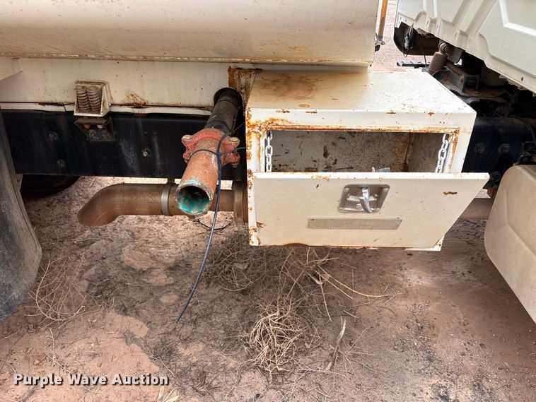 image for item FC2228 2011 International WorkStar 7400 water truck