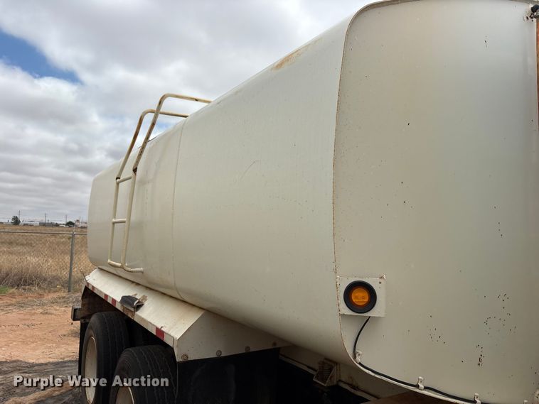 image for item FC2228 2011 International WorkStar 7400 water truck