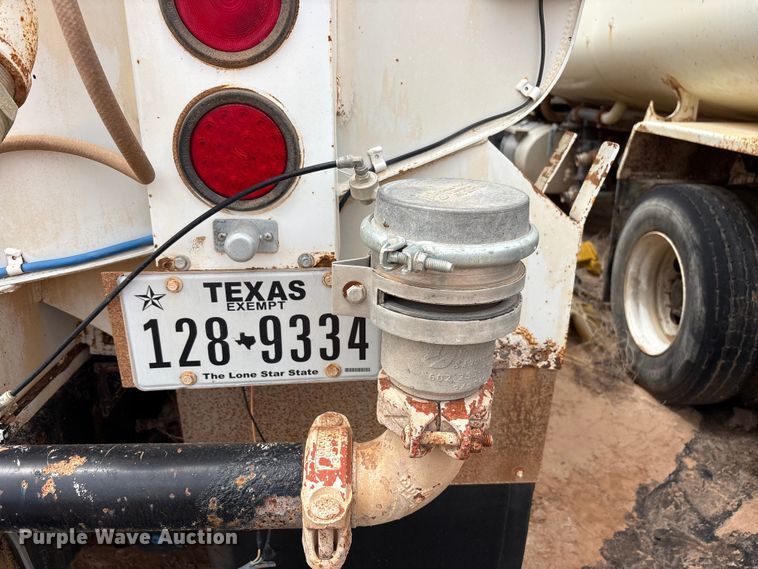 image for item FC2228 2011 International WorkStar 7400 water truck