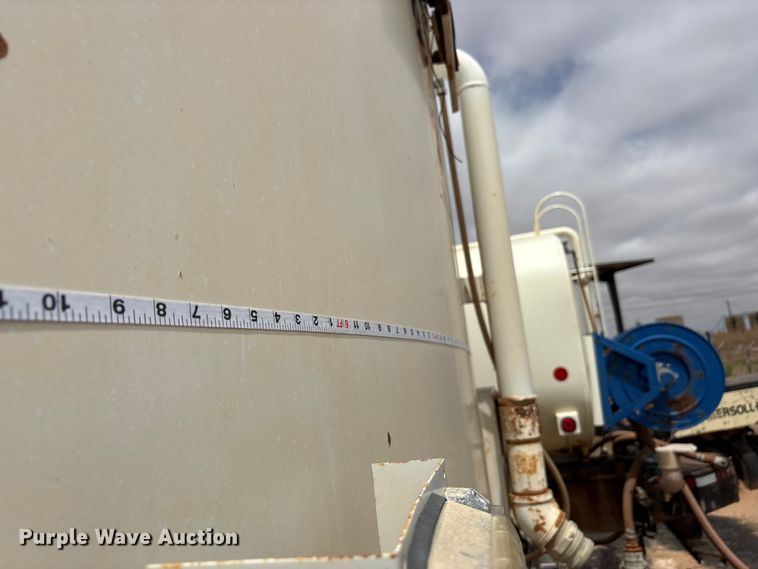 image for item FC2228 2011 International WorkStar 7400 water truck